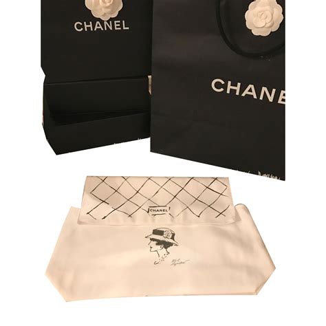 chanel dust bag white